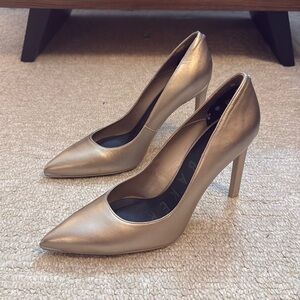 Ted Baker pump
